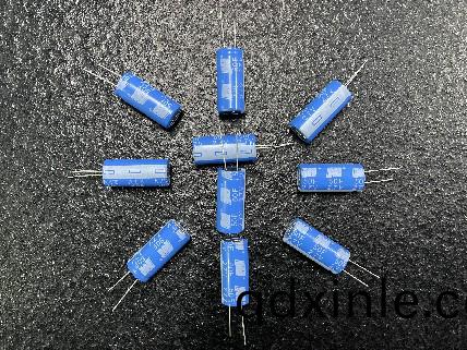 超級(ji)電容在(zai)行車記錄儀(yi)中的(de)應(ying)用(yong)有哪(na)些(xie)優勢？【容(rong)樂(le)電(dian)子(zi)】