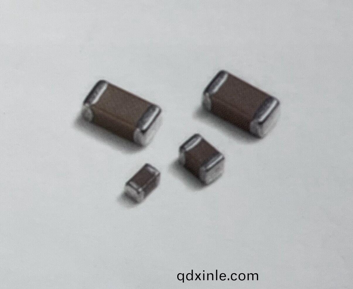 貼(tie)片(pian)陶瓷疊(die)層(ceng)電(dian)容器(qi)（通(tong)用(yong)係列）.jpg